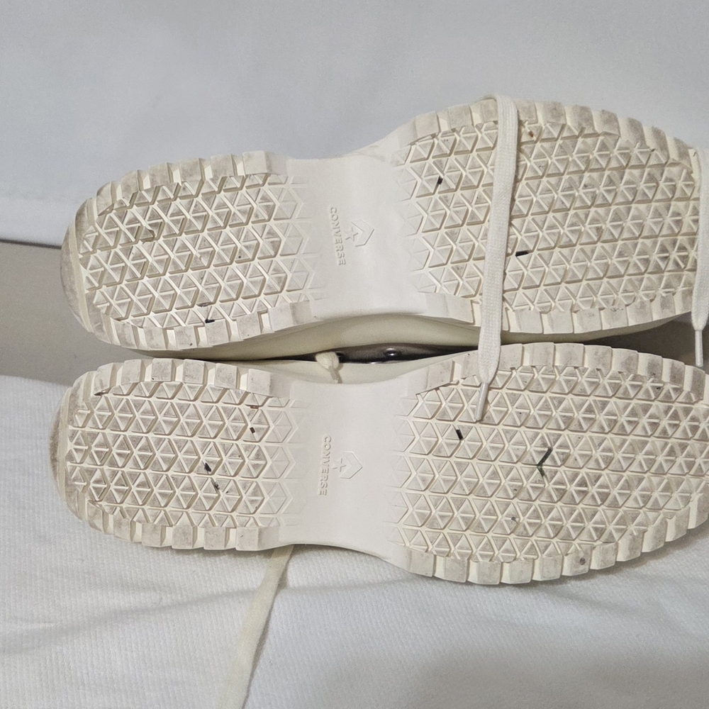 Converse Chuck Taylor All Star Lugged 2.0 ShoesBeige Tan A05098C 
SIZE:  M10.5/W - Picture 7 of 7
